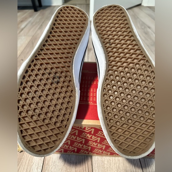 Men’s Vans Burgundy and Gray Sk8-Hi Sneakers - Picture 6 of 6